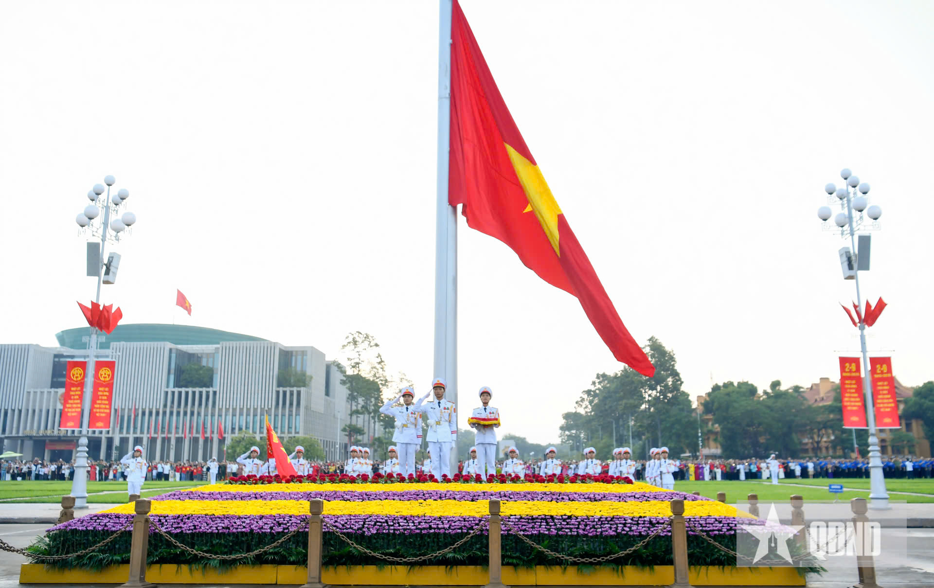 Thiêng liêng Lễ Thượng cờ tại Quảng trường Ba Đình trong ngày Quốc khánh